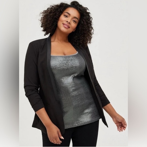 Torrid Studio Crepe Pu Trim Blazer - NEW - Size 18/20 (2) - Picture 1 of 9